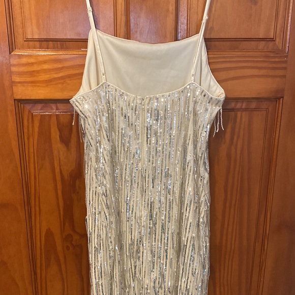 Sparkly white and silver dress - Picture 4 of 6